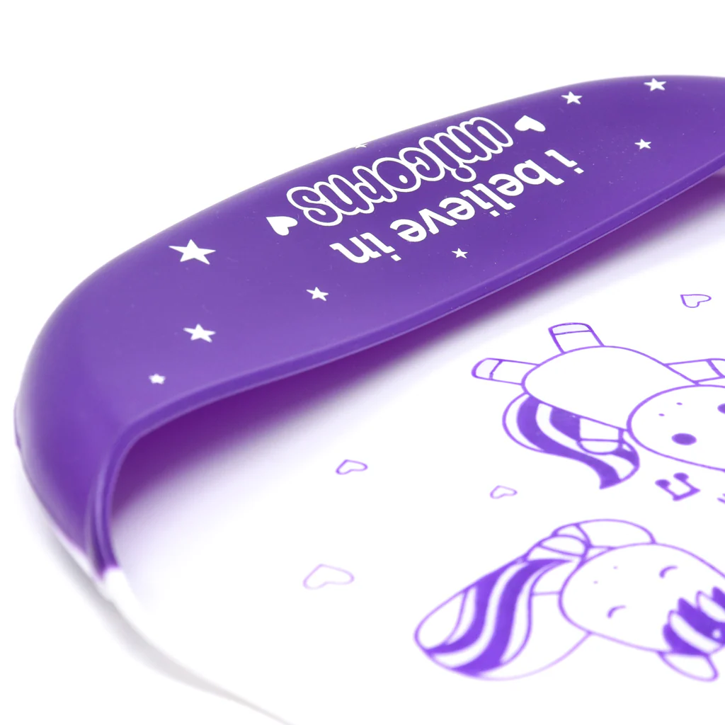 Babero de Silicona Antiderrames – “I Believe in Unicorns” - Image 3